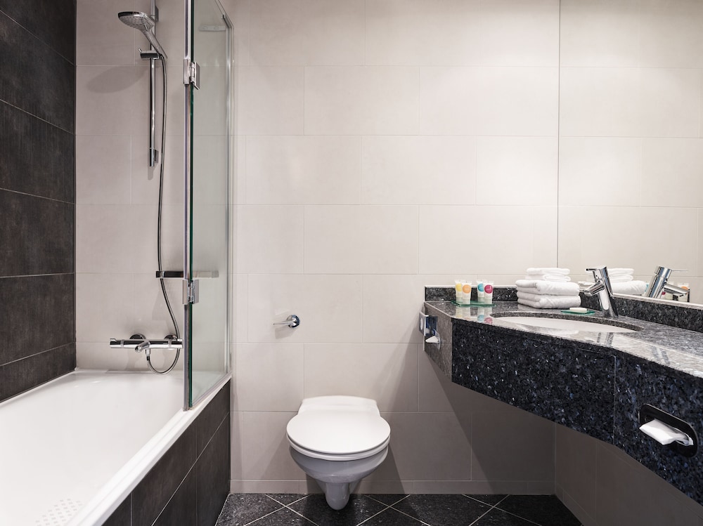HYATT PLACE LONDON HEATHROW AIRPORT 19/77