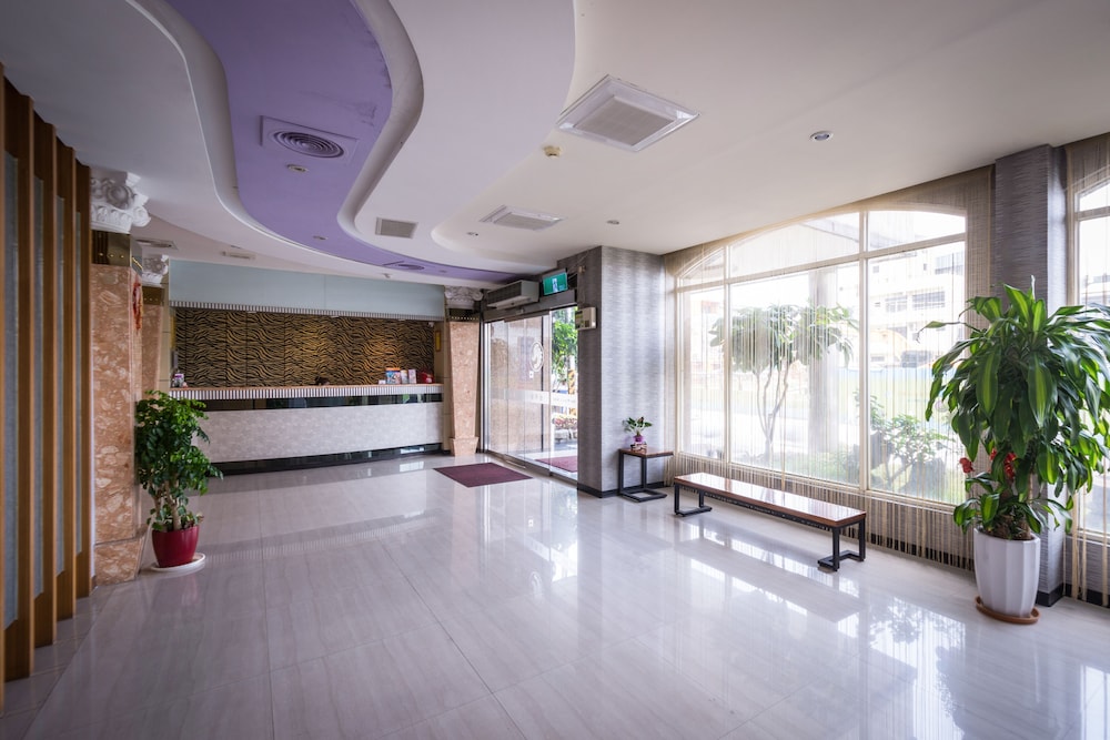 Golden Phoenix Hotel 3/43