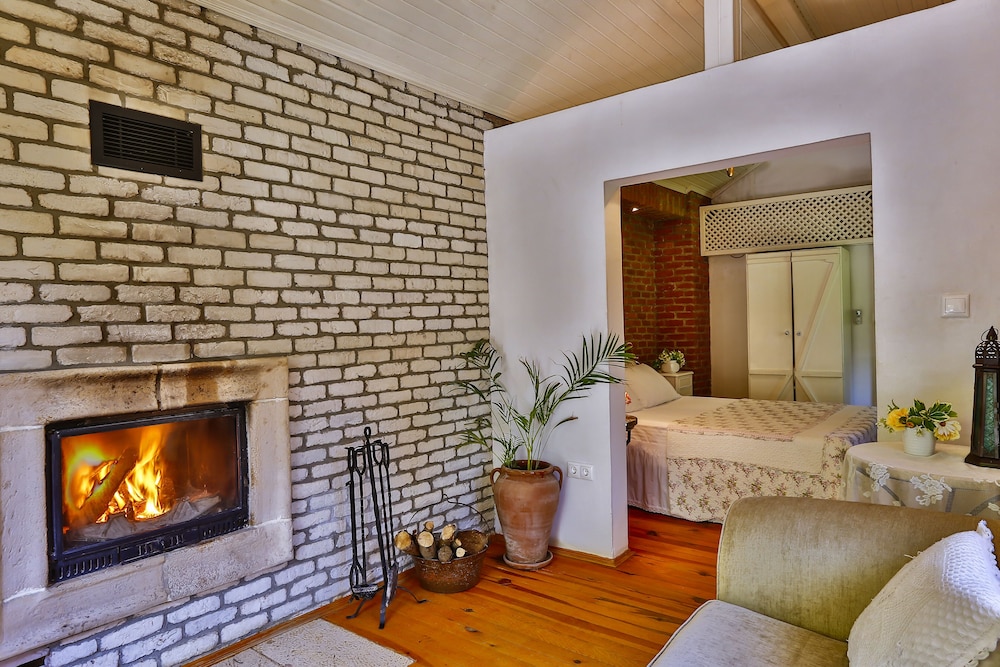 Tranquilla River Lodge - Adults Only 31/50