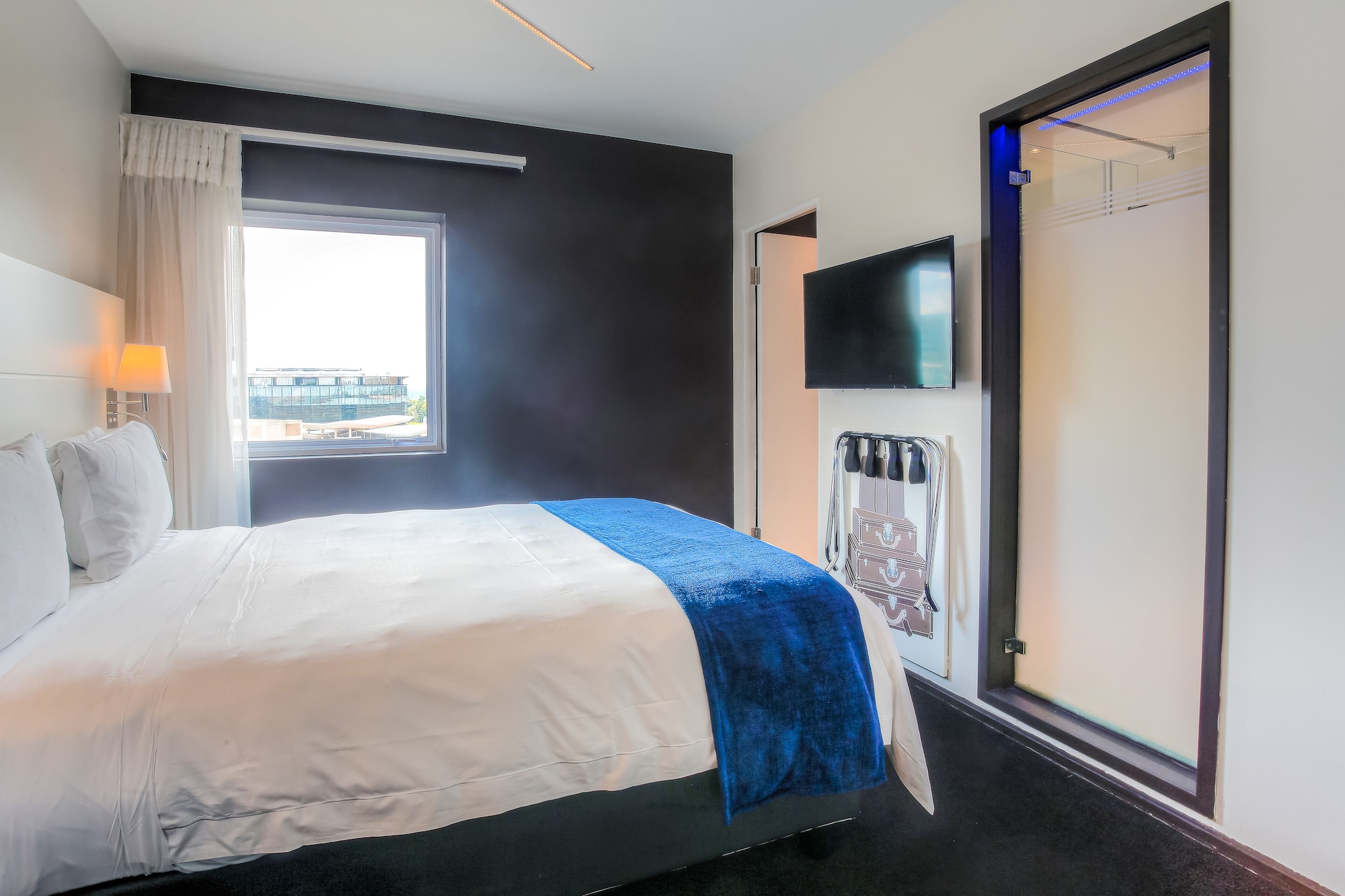 غرفة تنفيذية بسرير كوين، Onomo Johannesburg Sandton Hotel 2/10