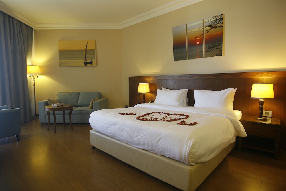 GOLDEN TULIP JIYEH MARINA RESORT 13/50