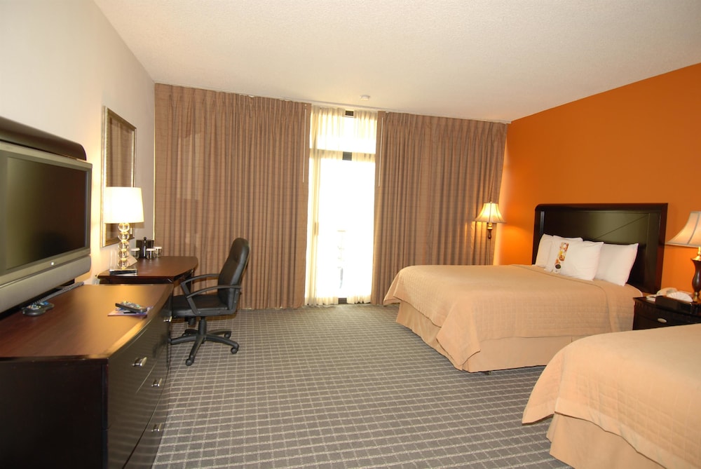 Oakland Airport Executive Hotel 13/65