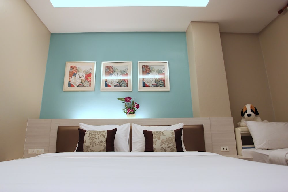 MUST SEA HOTEL(FORMERLY MUSSEE KATA BOUTIQUE) 35/70