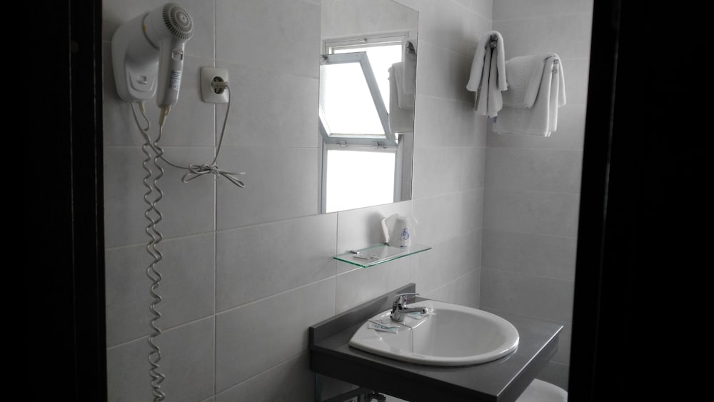 Kristal Hotel 9/40