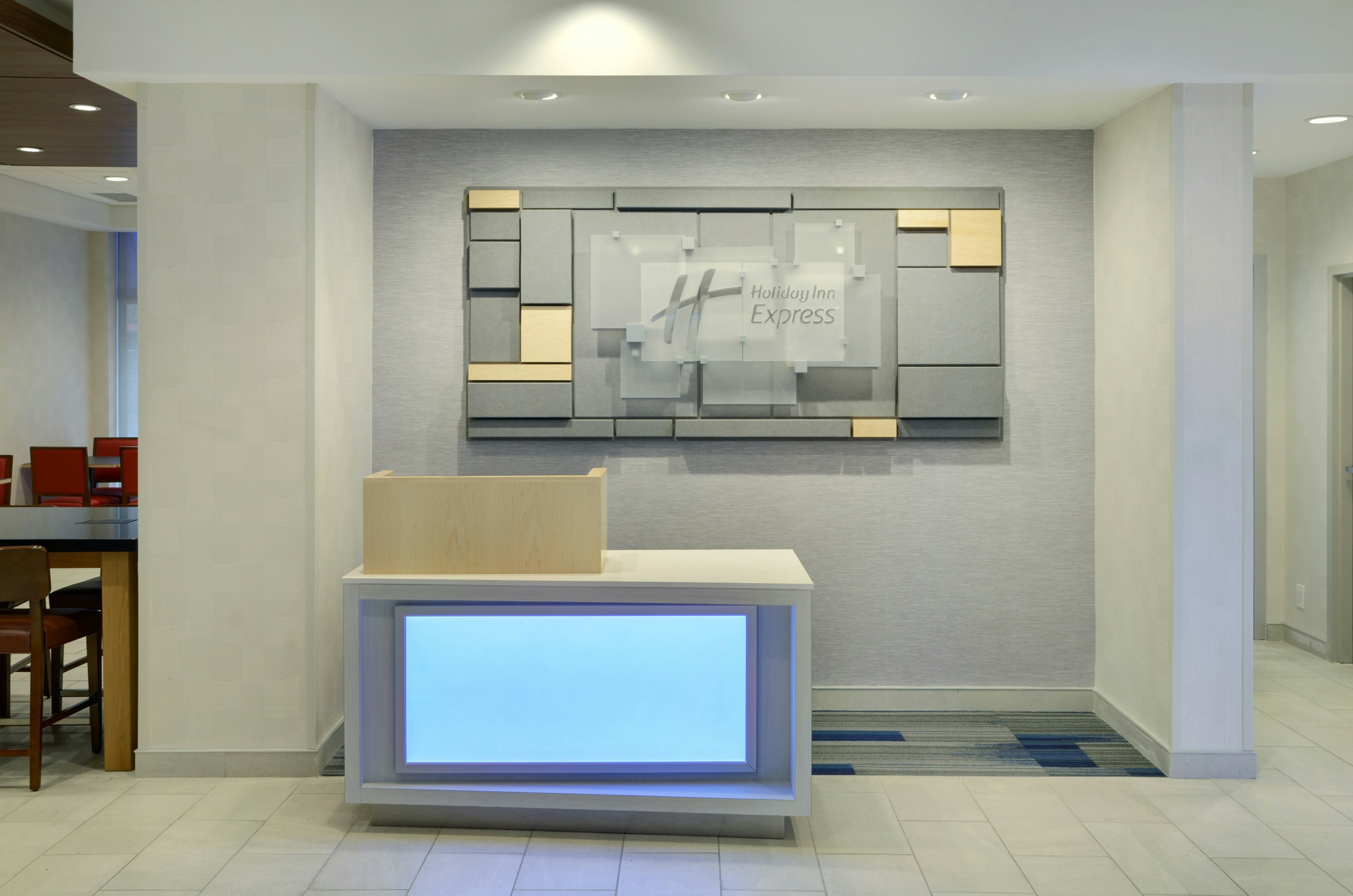 Holiday Inn Express Toronto Downtown 8/76