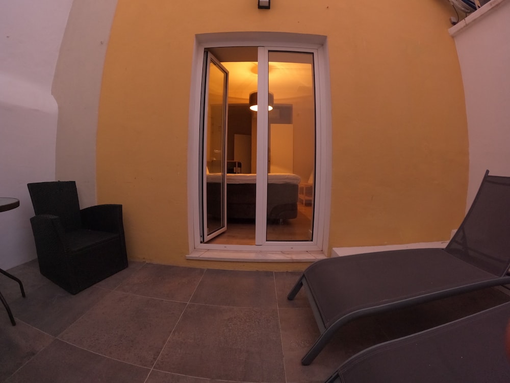 Temple Suites Guest House 36/63