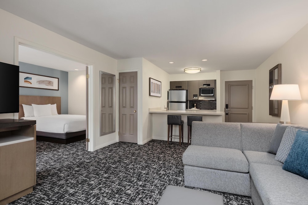 Hyatt House Cypress Anaheim 48/72