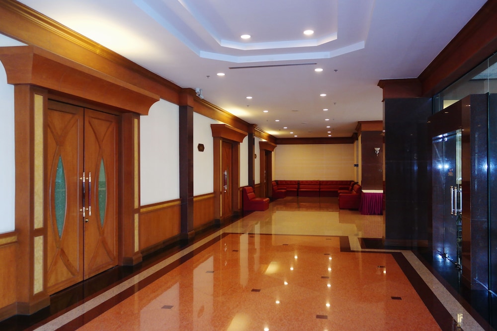 Grand Park Hotel 9/69