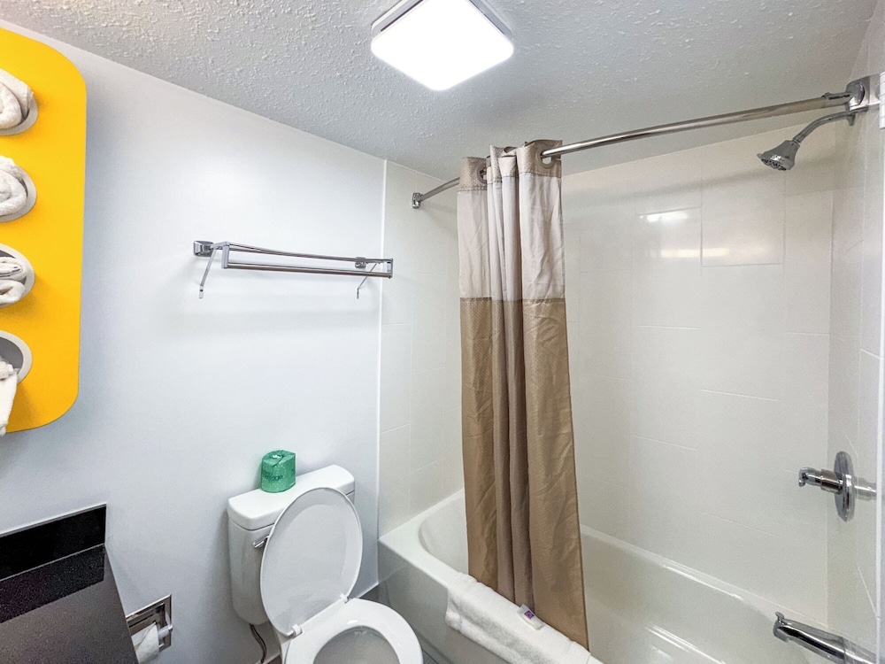 Motel6 New Stanton, PA 39/43