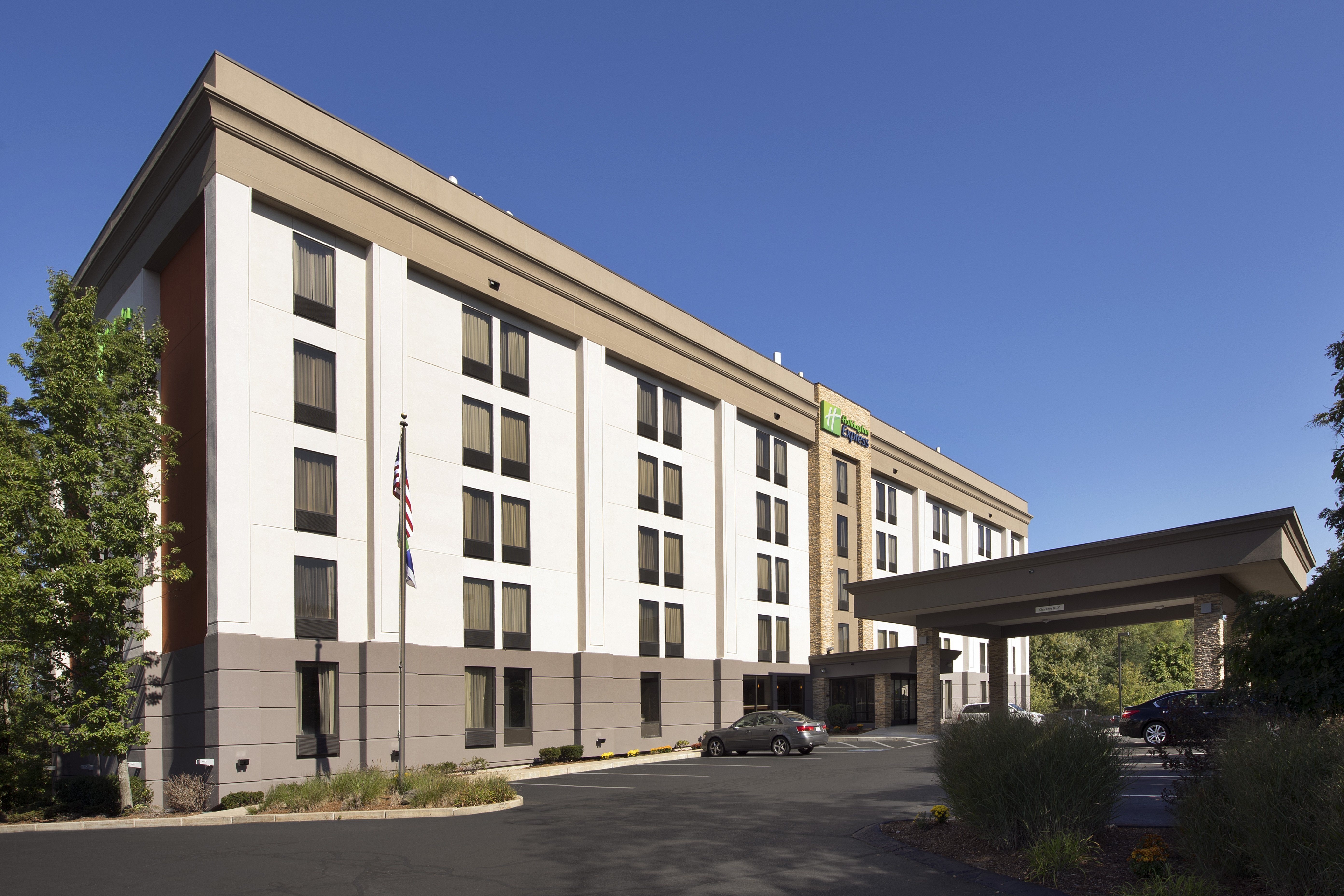 HOLIDAY INN EXPRESS ANDOVER NORTH - LAWRENCE 7/50