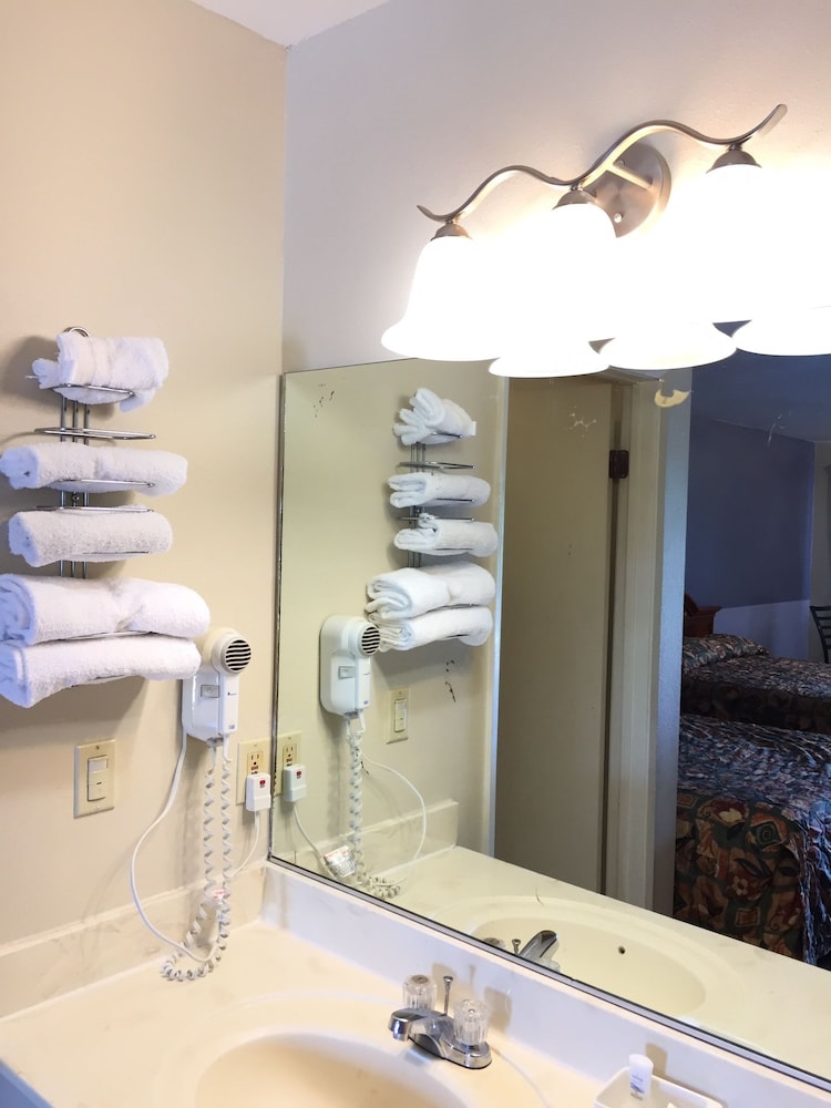 Fullerton Inn 31/53
