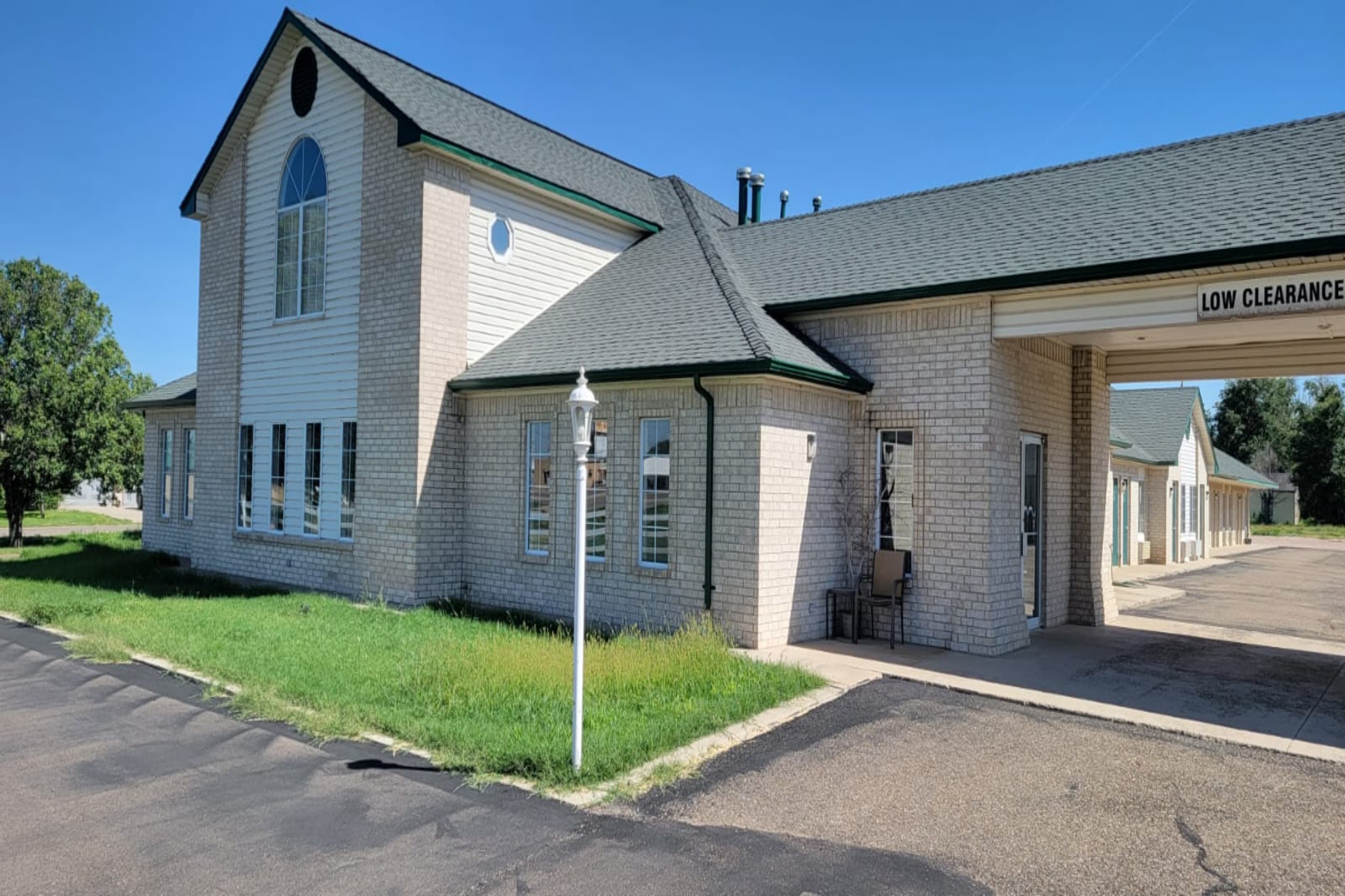 HomeTown Inn By OYO Texhoma, OK 34/50