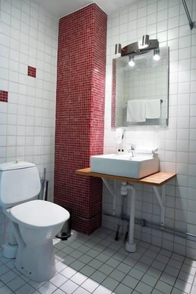 Adels Hotel 20/29