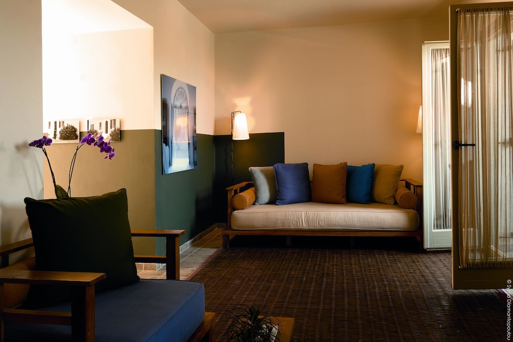Emelisse Hotel 40/59