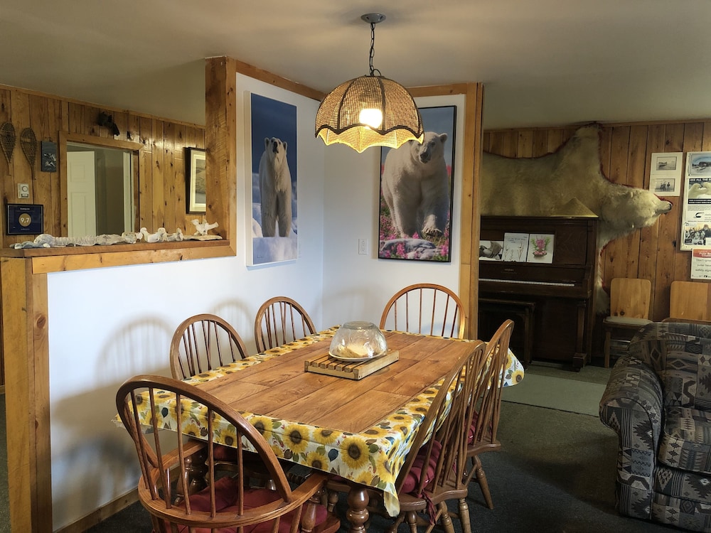 IceBerg Inn 16/25