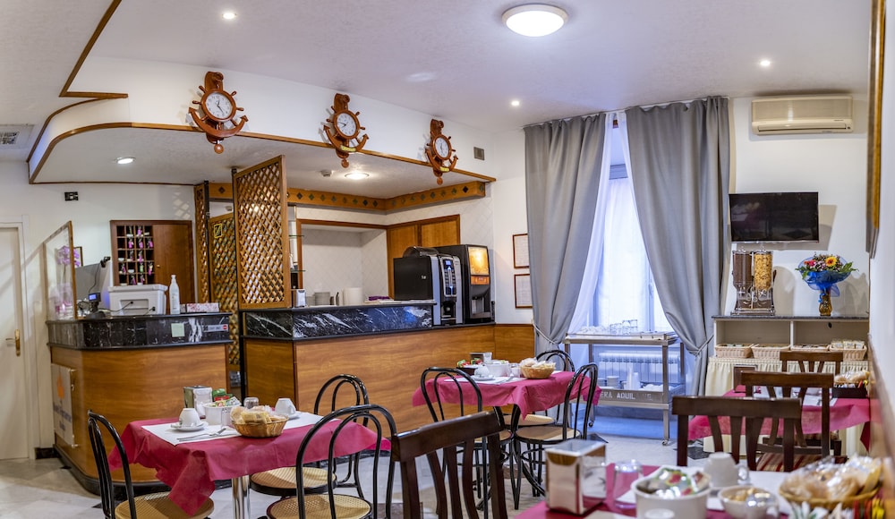 Hotel Ferrarese Roma 38/49