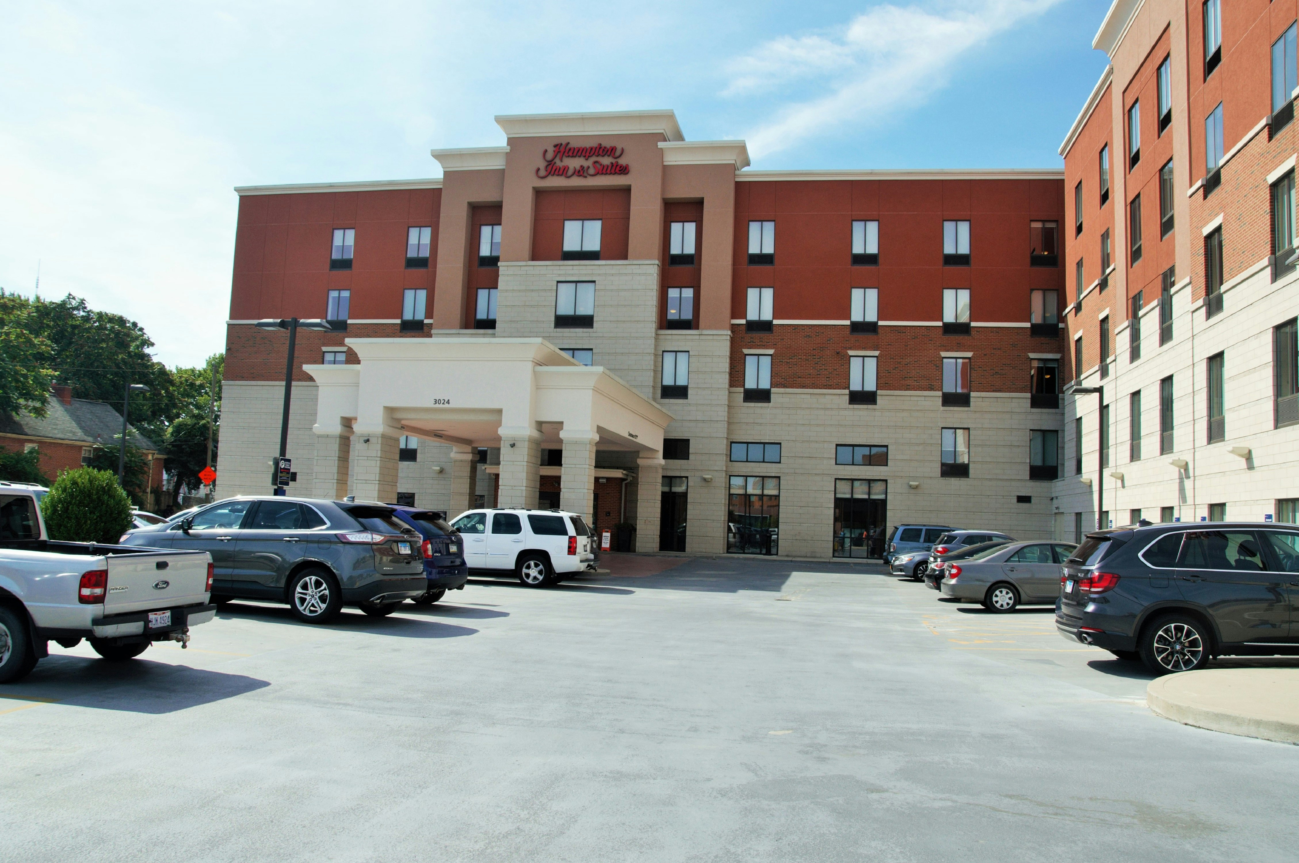Hampton Inn And Suites Cincinnati Uptown University Area Oh 67/72