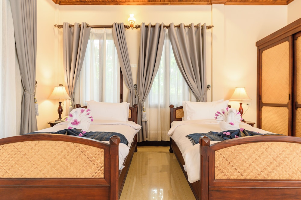 DELUXE, TWIN BEDS