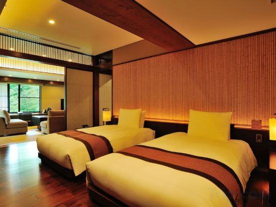 Cypress, Suite