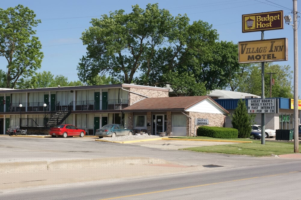 Budget Host Village Inn 19/22
