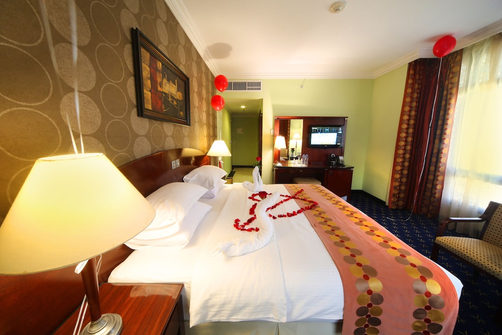 المنى كريم ليدر(Al Muna Kareem Hotel- EX Leader) 10/22