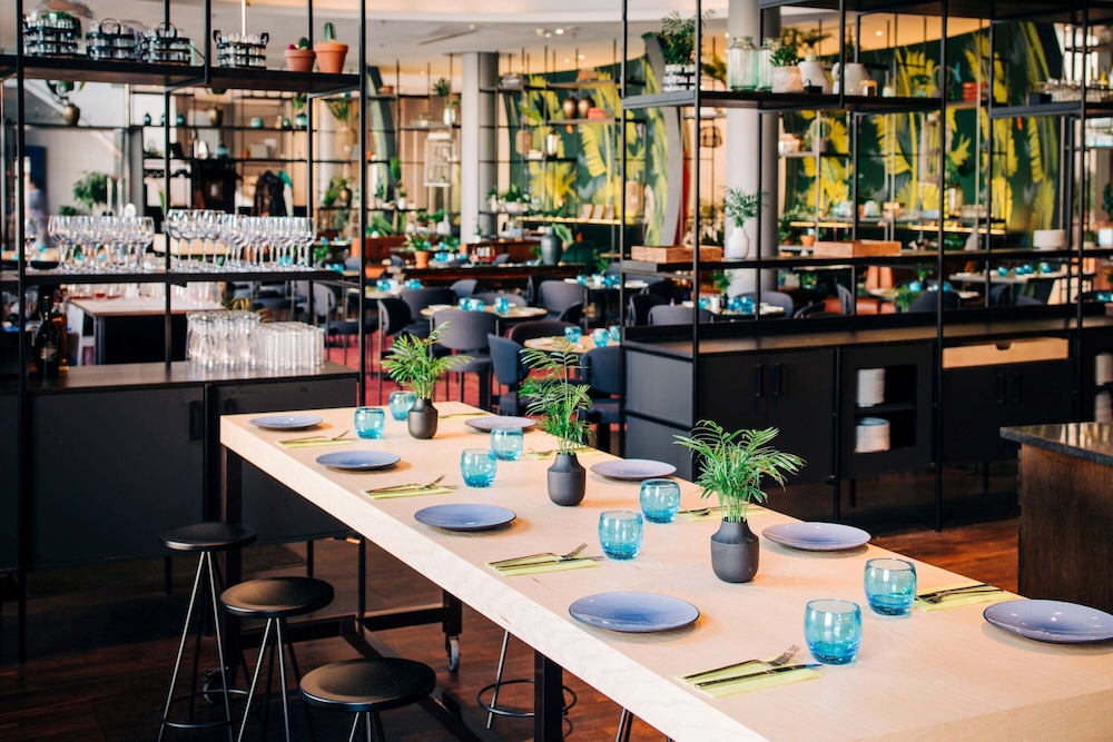 restaurant cafeteria