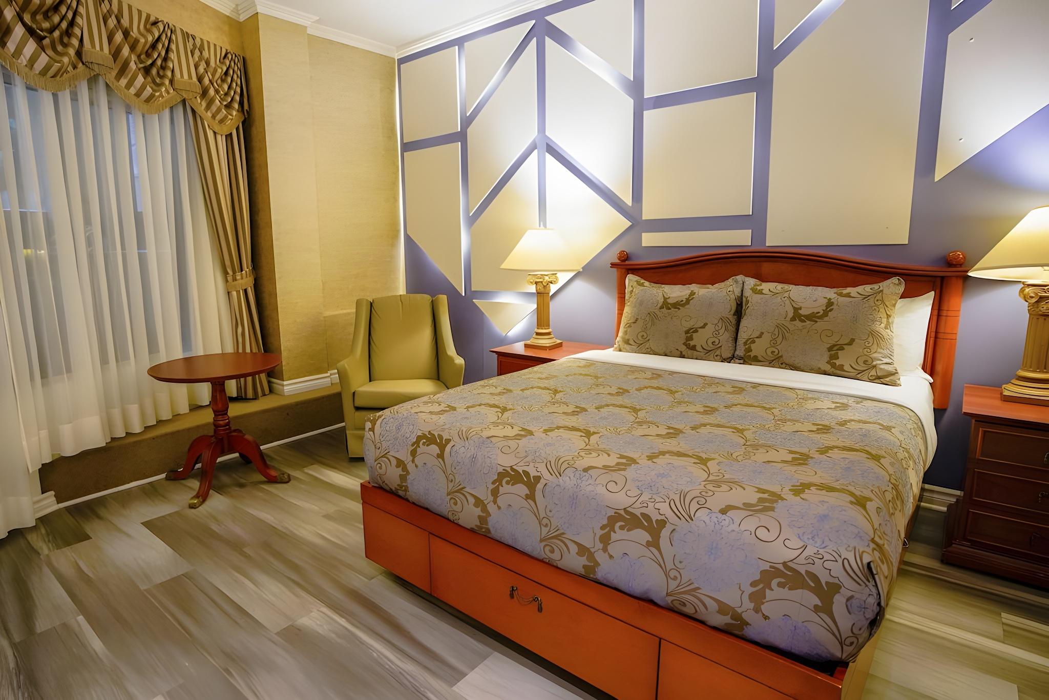 Inner, Classic, Queen Bed, with View