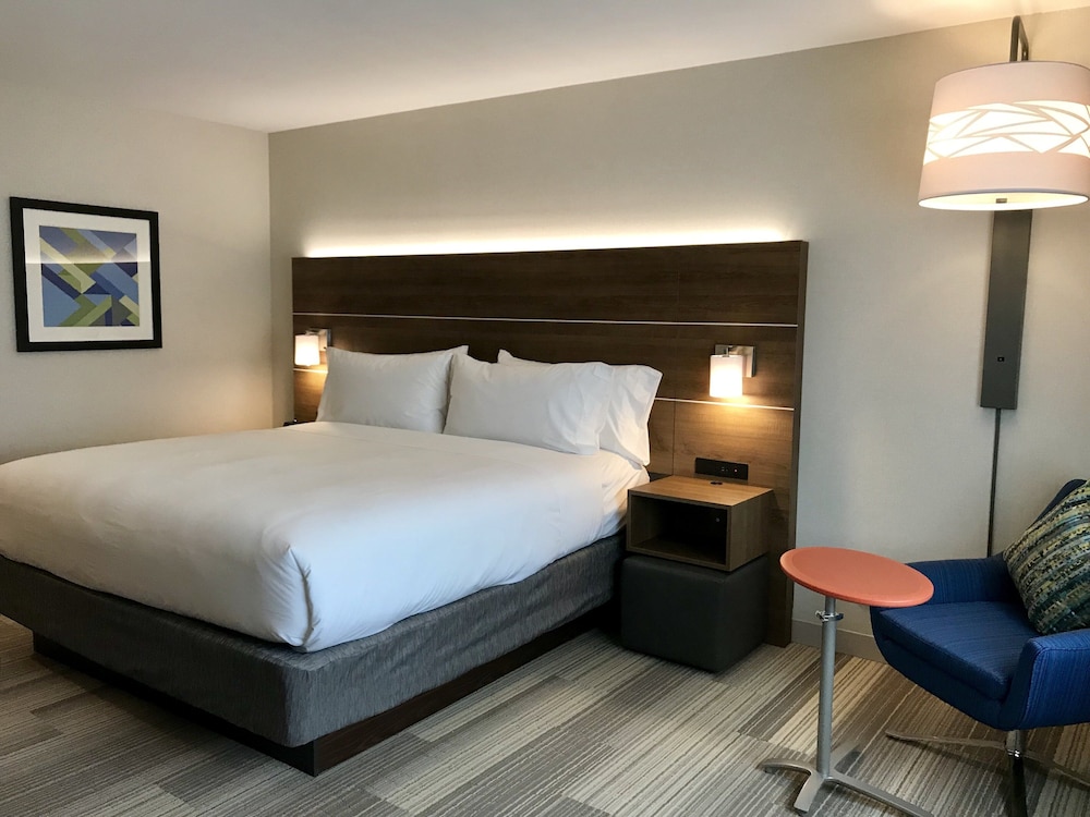Holiday Inn Express Hotel Suites Pasadena Colorado Boulevard 28/59