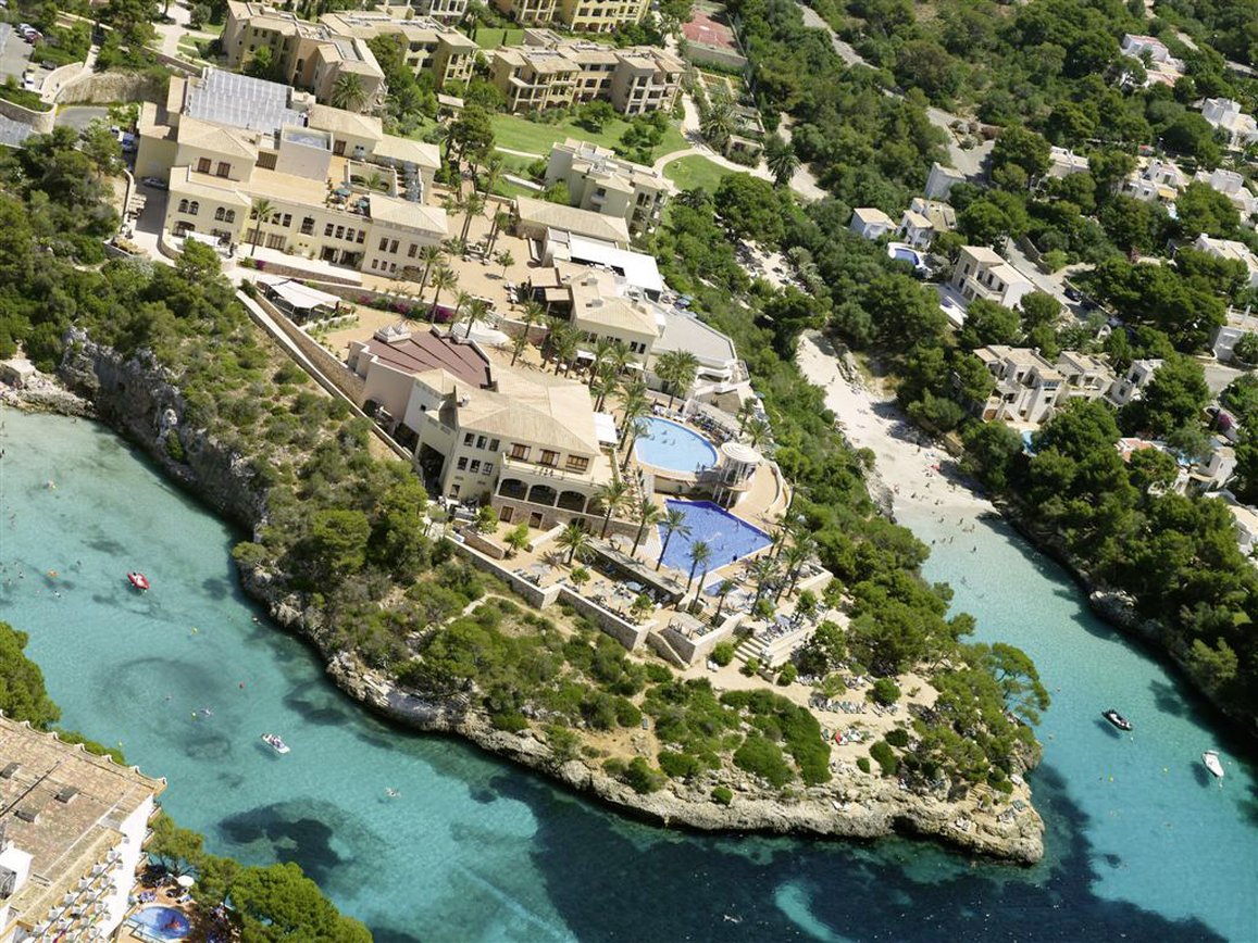 Robinson Cala Serena 18/25