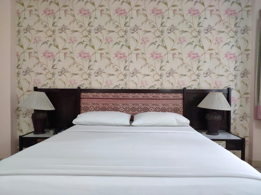 Changpuak Hotel 23/53