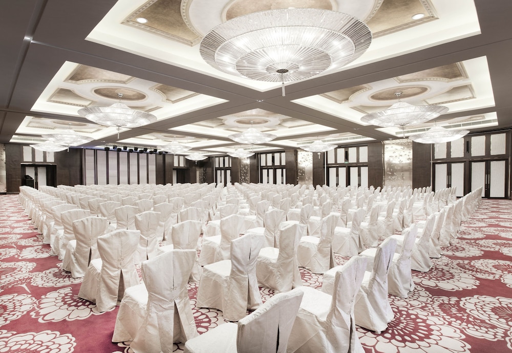 Dorsett Grand Chengdu 45/59