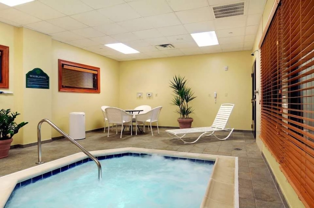 Wingate By Wyndham Lafayette Airport 4/45