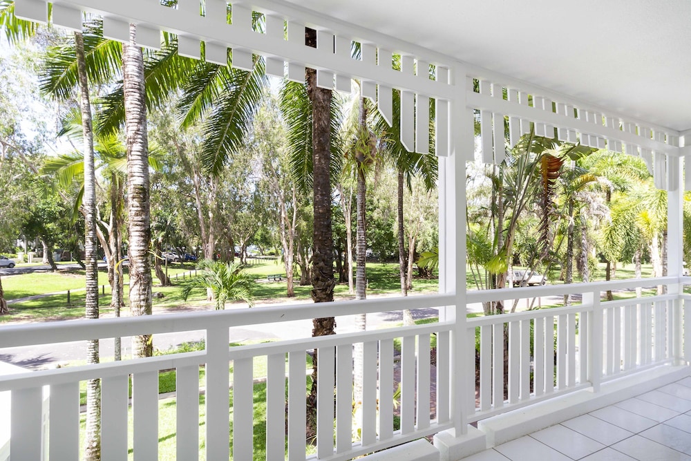 Apartments At the White House Port Douglas 1/65