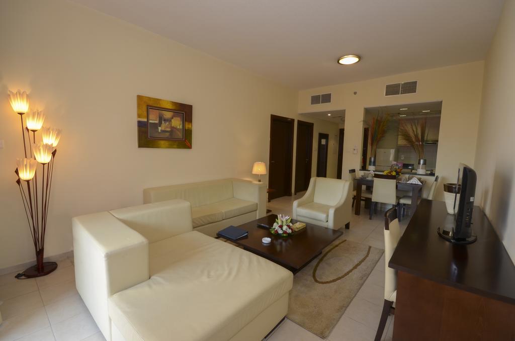 Parkside Suites Discovery Gardens 10/15