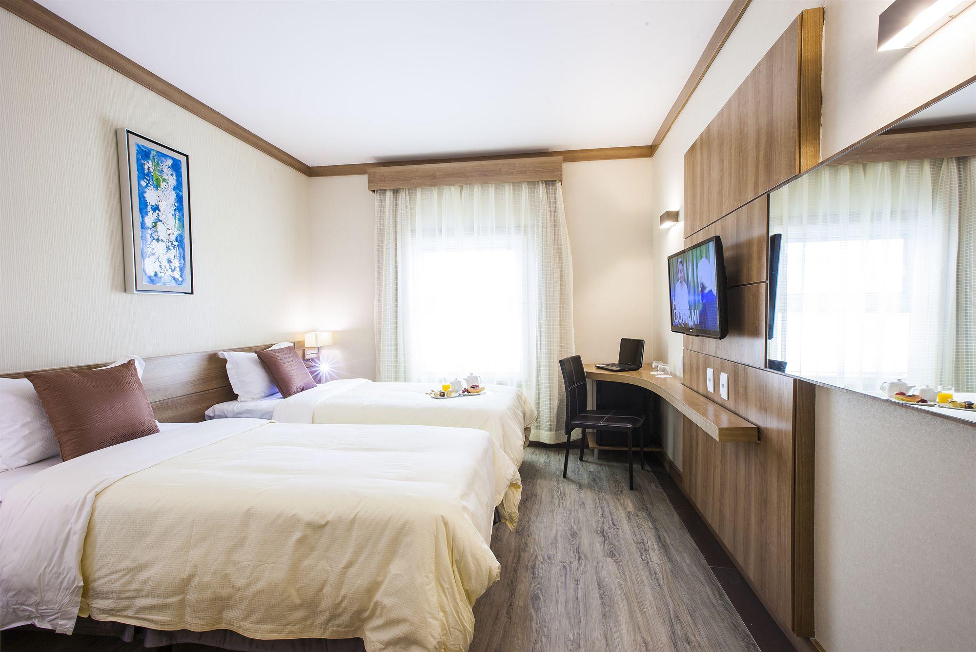 Superior, Twin Beds