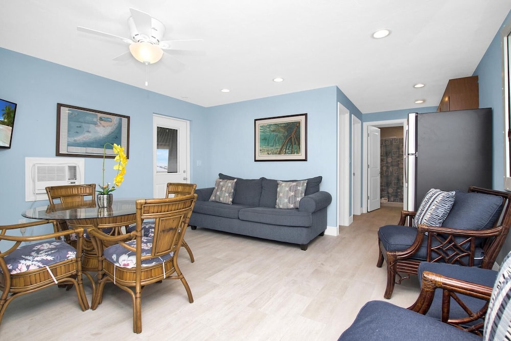 Sunset Cove Beach Resort 31/46