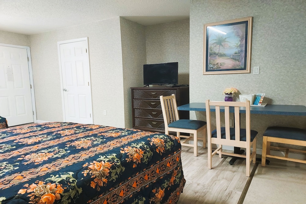 Studio Inn Suites 16/35