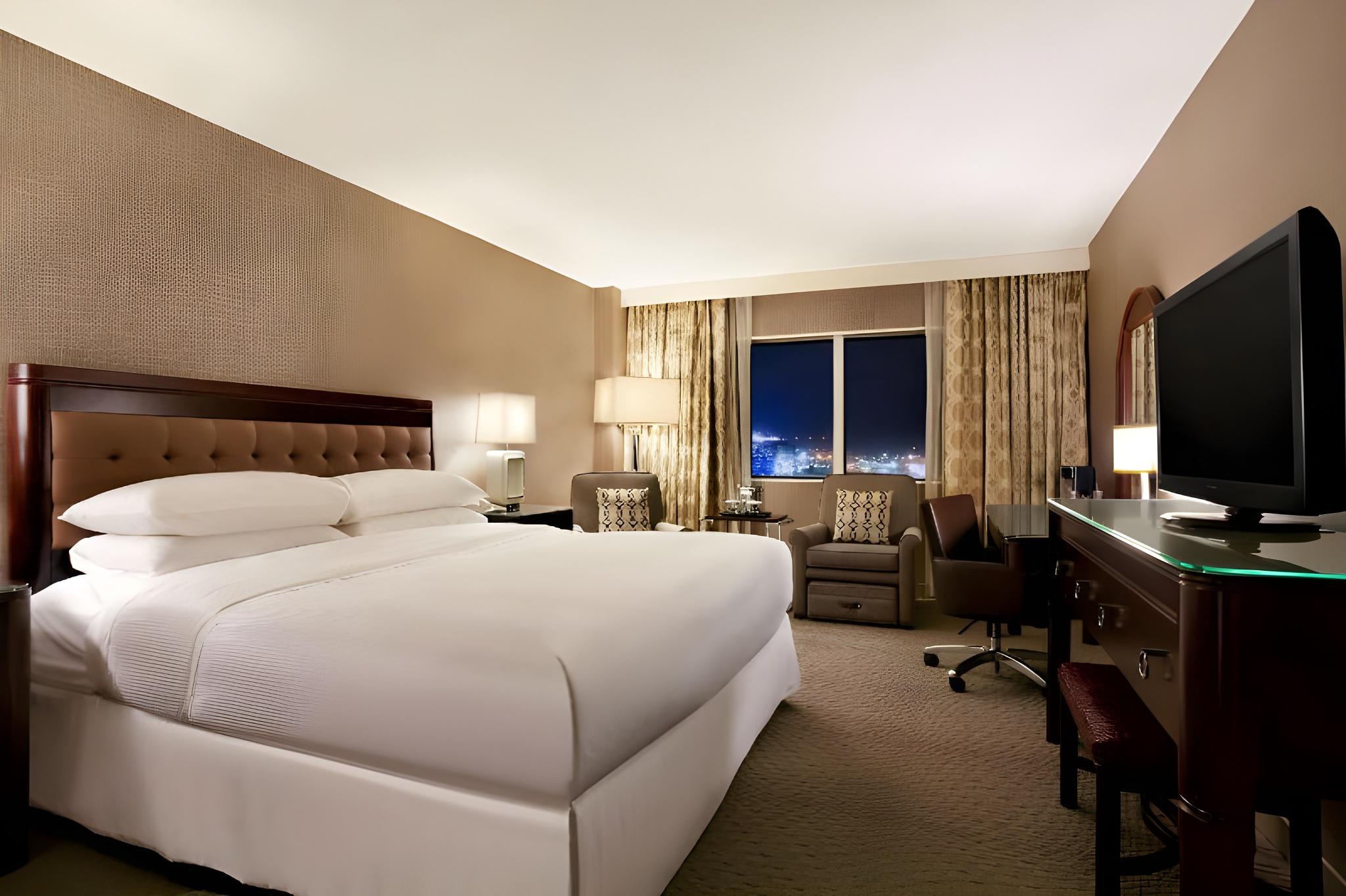 Room, City View, Corner
