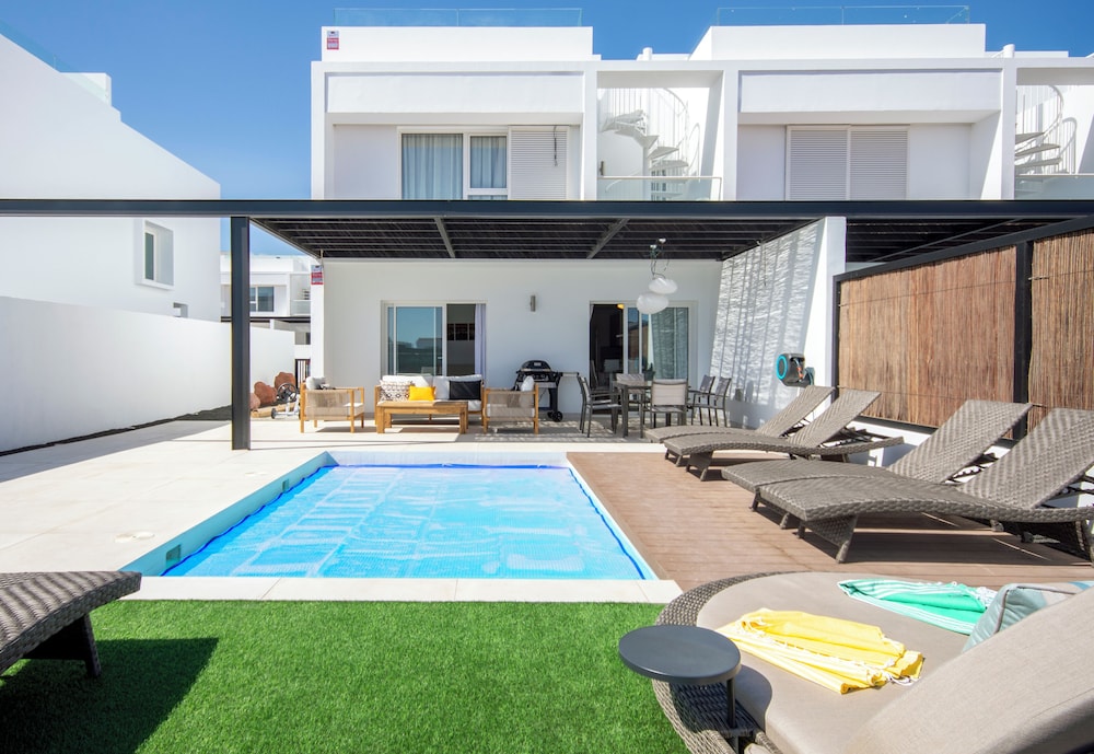 Serena Holiday Homes By LIVVO 34/45