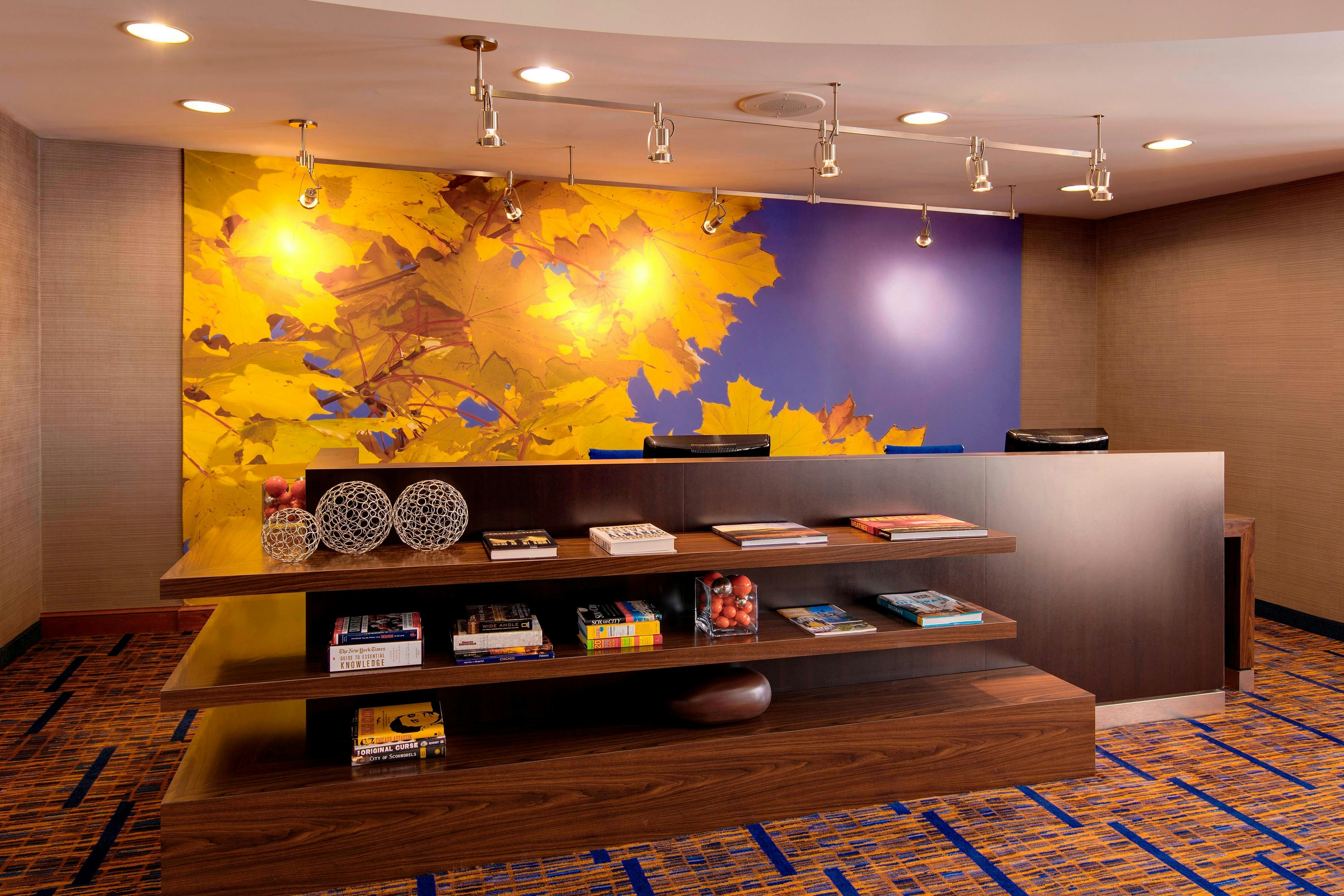 Lobby at Courtyard by Marriott Chicago Schaumburg/Woodfield Mall, SCHAUMBURG - IL