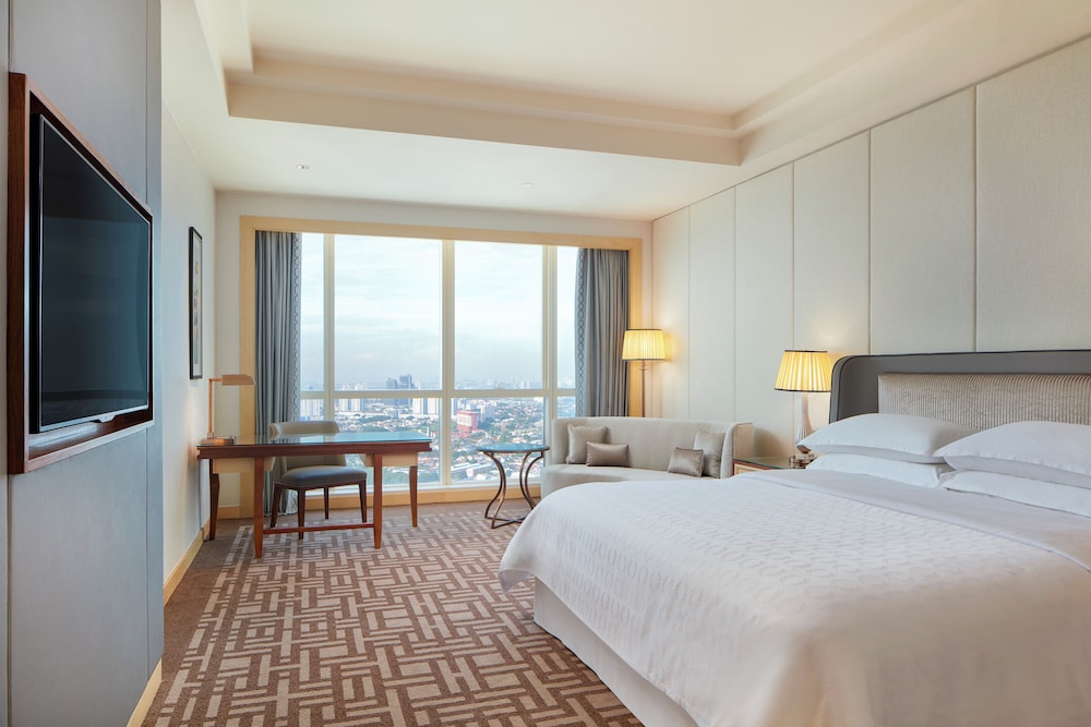 Club, King Bed