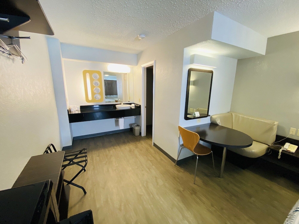 Motel6 Boerne, TX 43/60