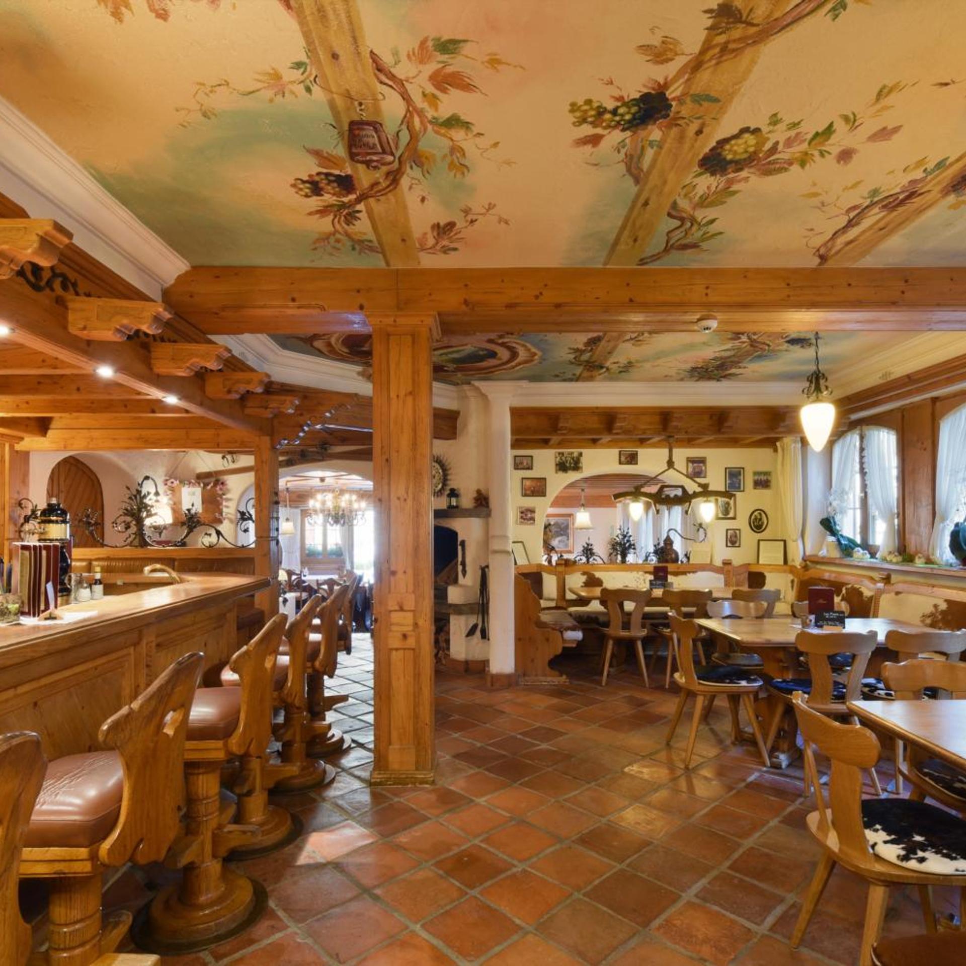 HOTEL ALPENROYAL 46/55