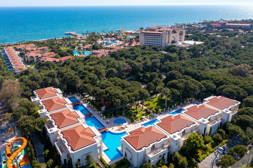 Bellis Deluxe Hotel 56/89
