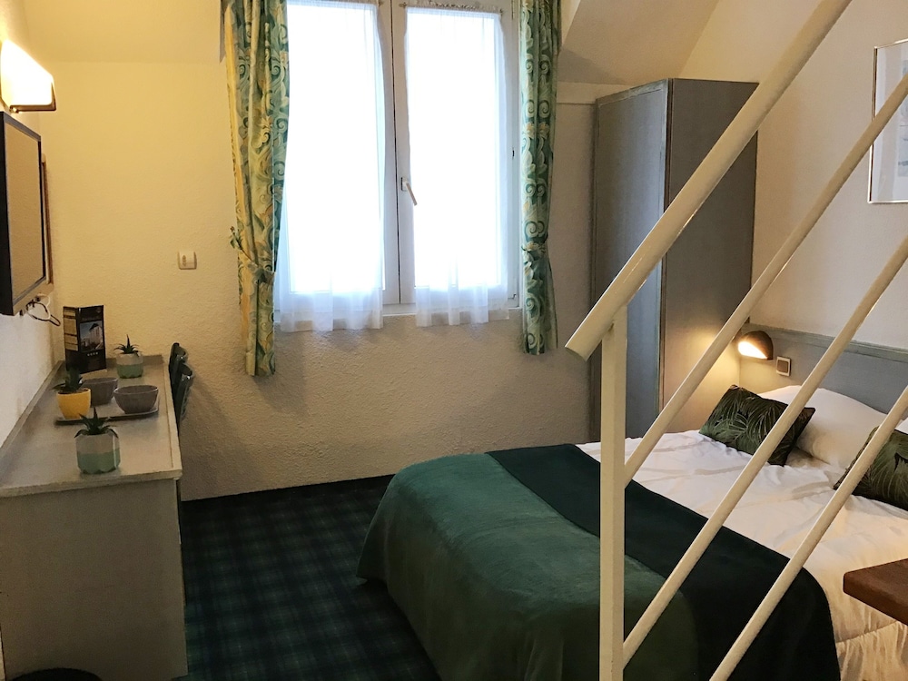 Hotel Christ Roi 32/64
