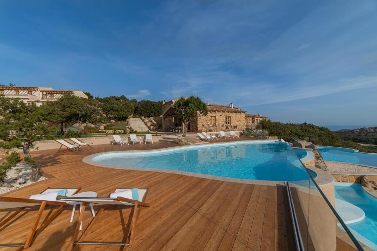 HOTEL BORGO SMERALDO 25/32