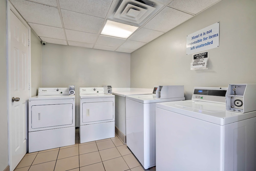 Motel6 Bryan, TX - College Station 10/67
