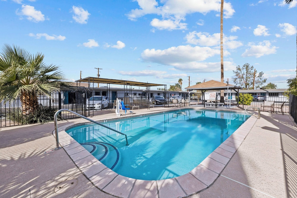 American Executive Inn 35/58