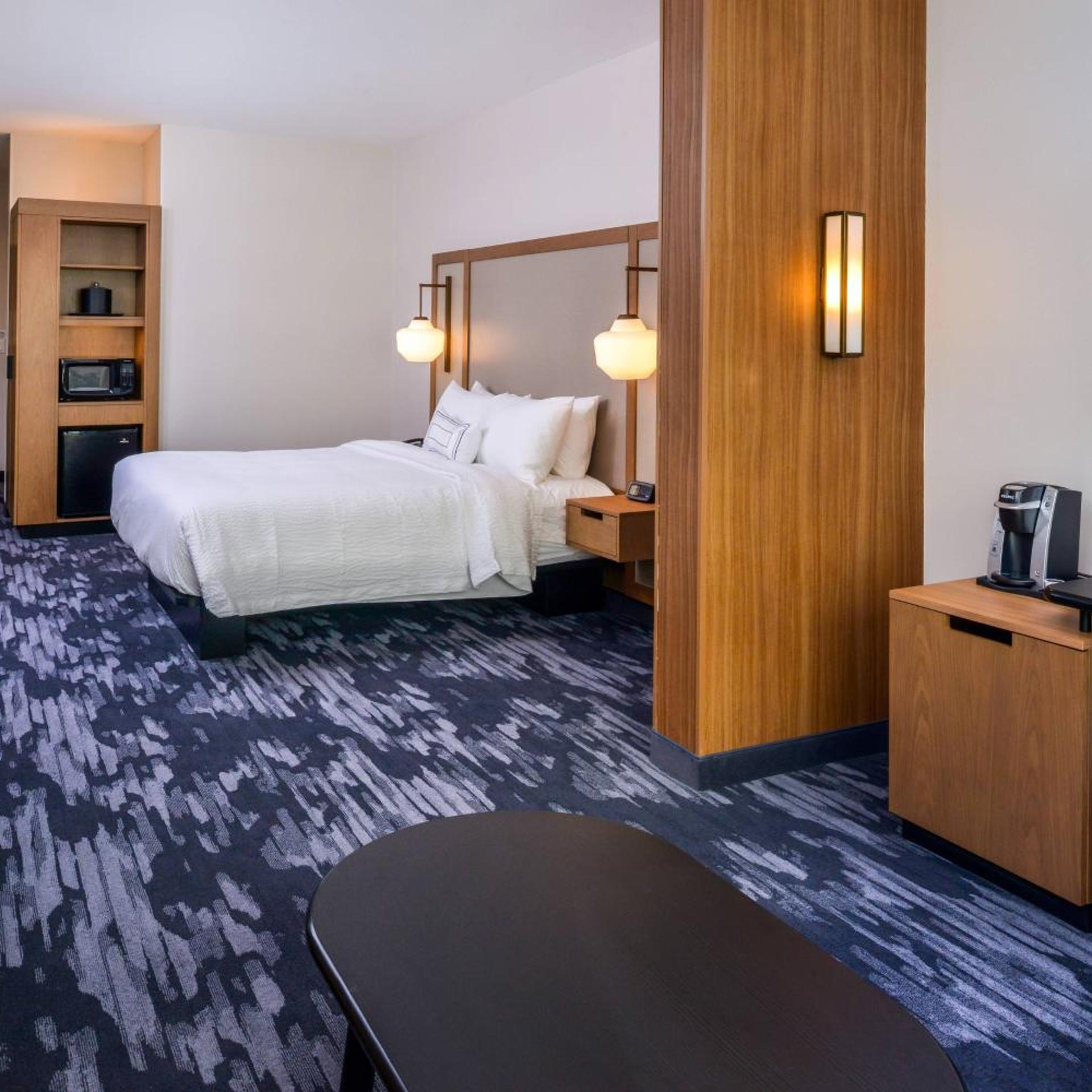 Suite, King Bed, Sofa