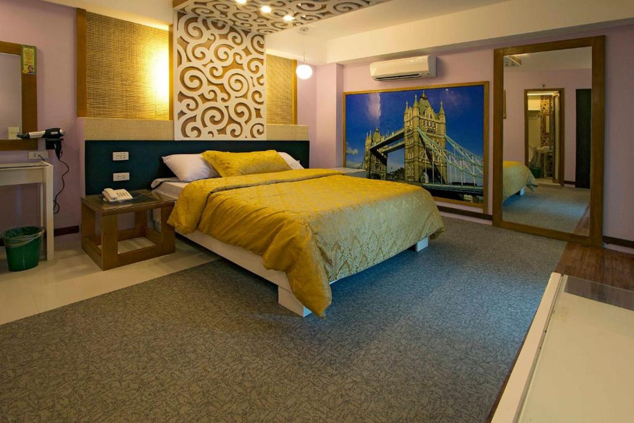 Euro Suite 1